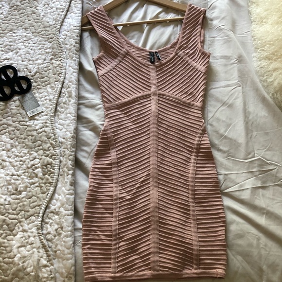 Guess by Marciano dress SIZE SMALL, MORE LIKE XS - Picture 3 of 3